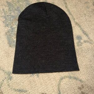 Charcoal grey Uniqlo beanie